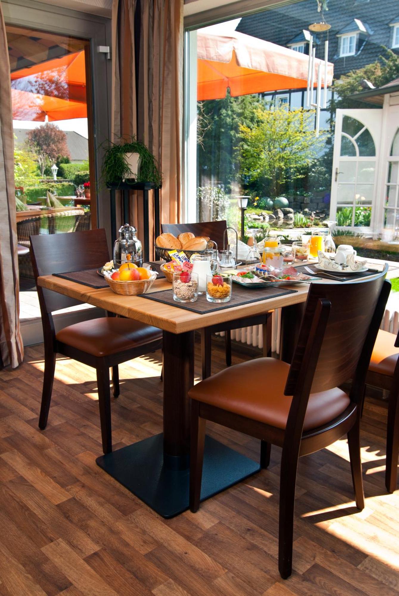 Bb Landhotel Huetter Meschede Exterior photo