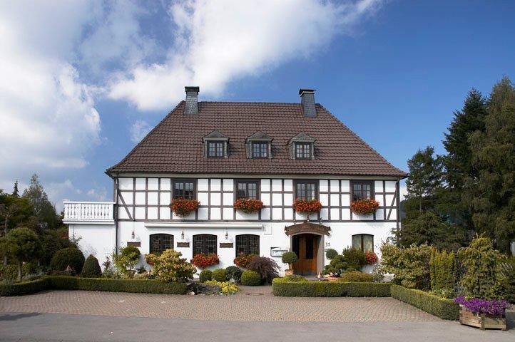 Bb Landhotel Huetter Meschede Exterior photo